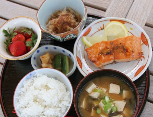 Học cách ăn để tăng chiều cao của người Nhật