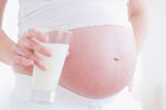 Các mẹo hay giúp mẹ bầu uống sữa dễ dàng hơn
