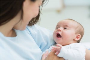 Cách chăm sóc trẻ sơ sinh trong tuần đầu chào đời