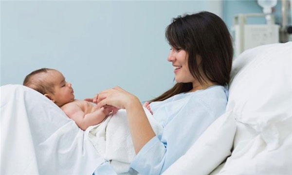 Bí quyết chăm sóc trẻ sơ sinh cho bà mẹ lần đầu có em bé