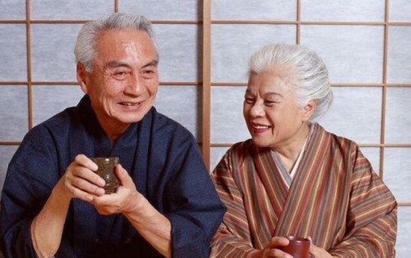 Nhờ 4 điều không bao giờ làm trong bữa tối, người Nhật có tuổi thọ cao nhất thế giới